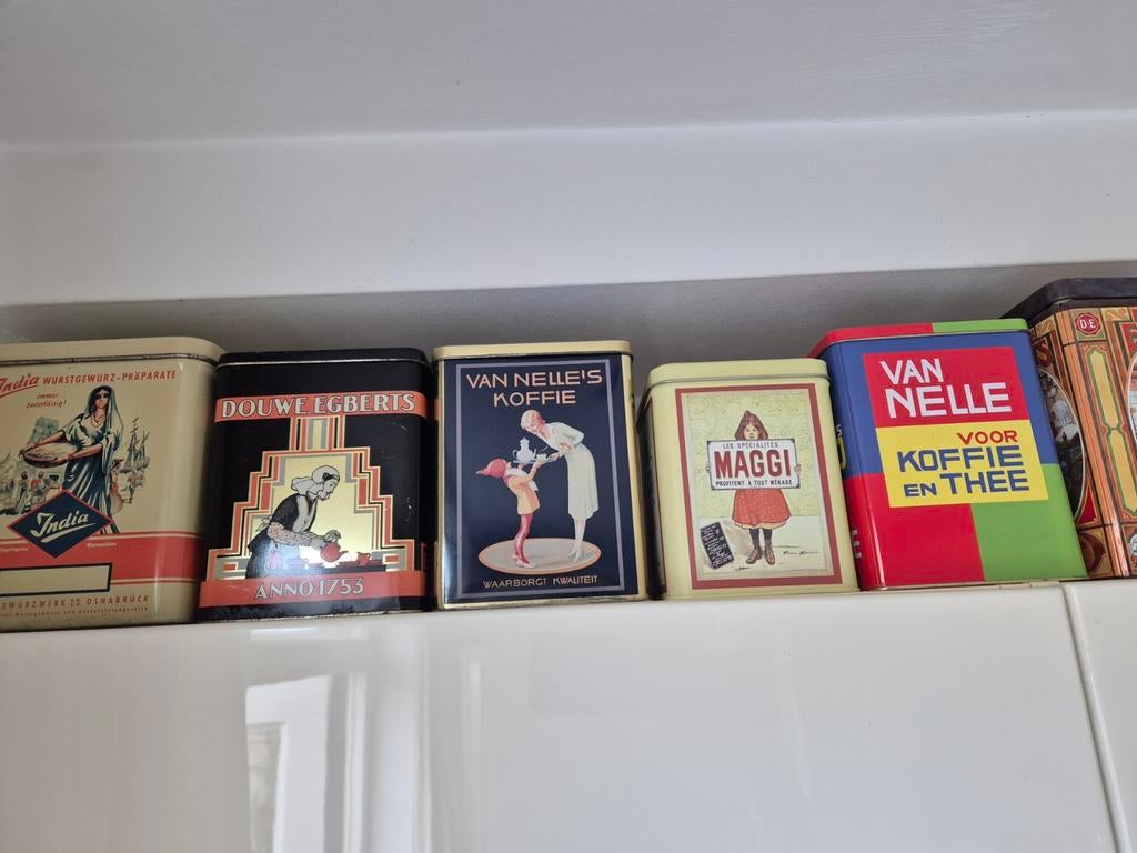 Verzameling blikken, voornamelijk Douwe Egberts, Ophalen of Verzenden