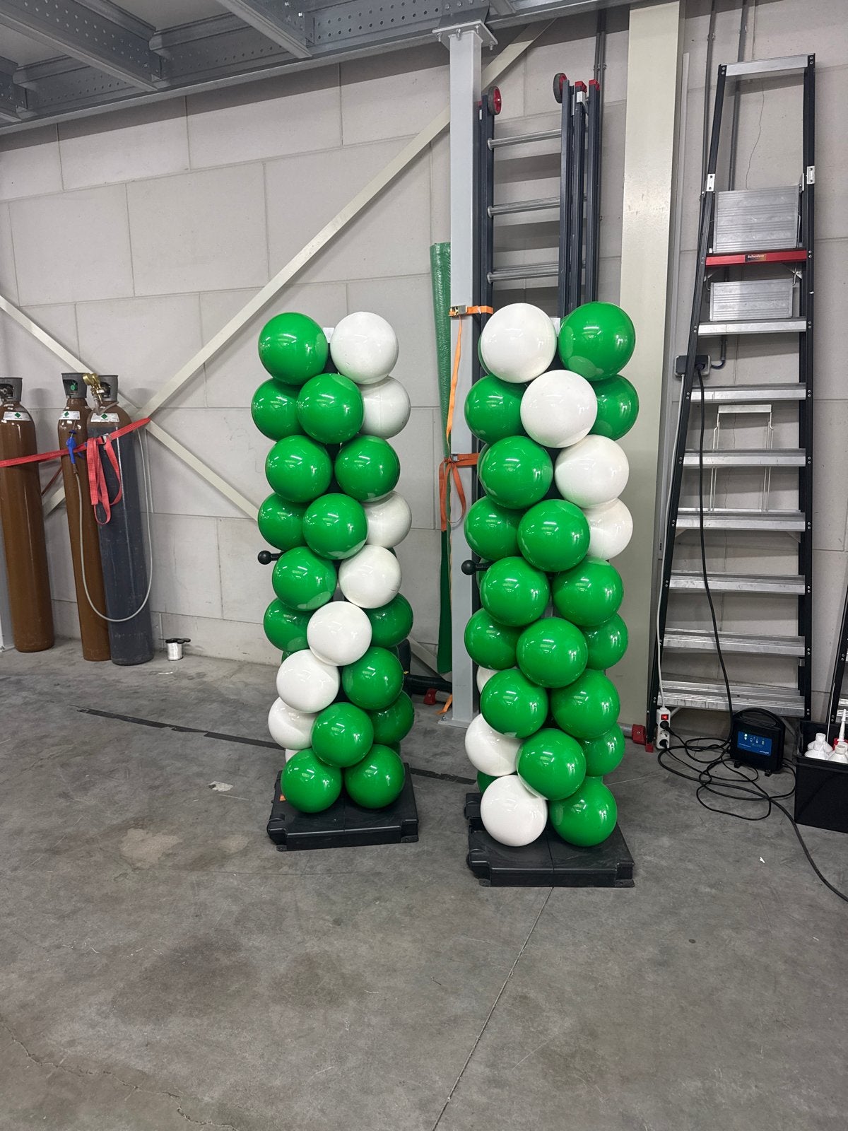 Leuke ballonnen pilaren in groen/wit, Ophalen, Gebruikt, Versiering, Verjaardag