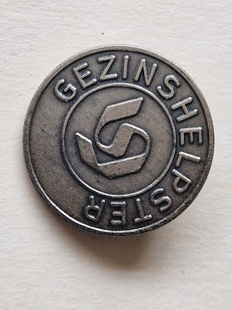 Vintage -1964 - Broche gezinshelpster., Overige materialen, 4 tot 7 cm, Ophalen of Verzenden, Zo goed als nieuw
