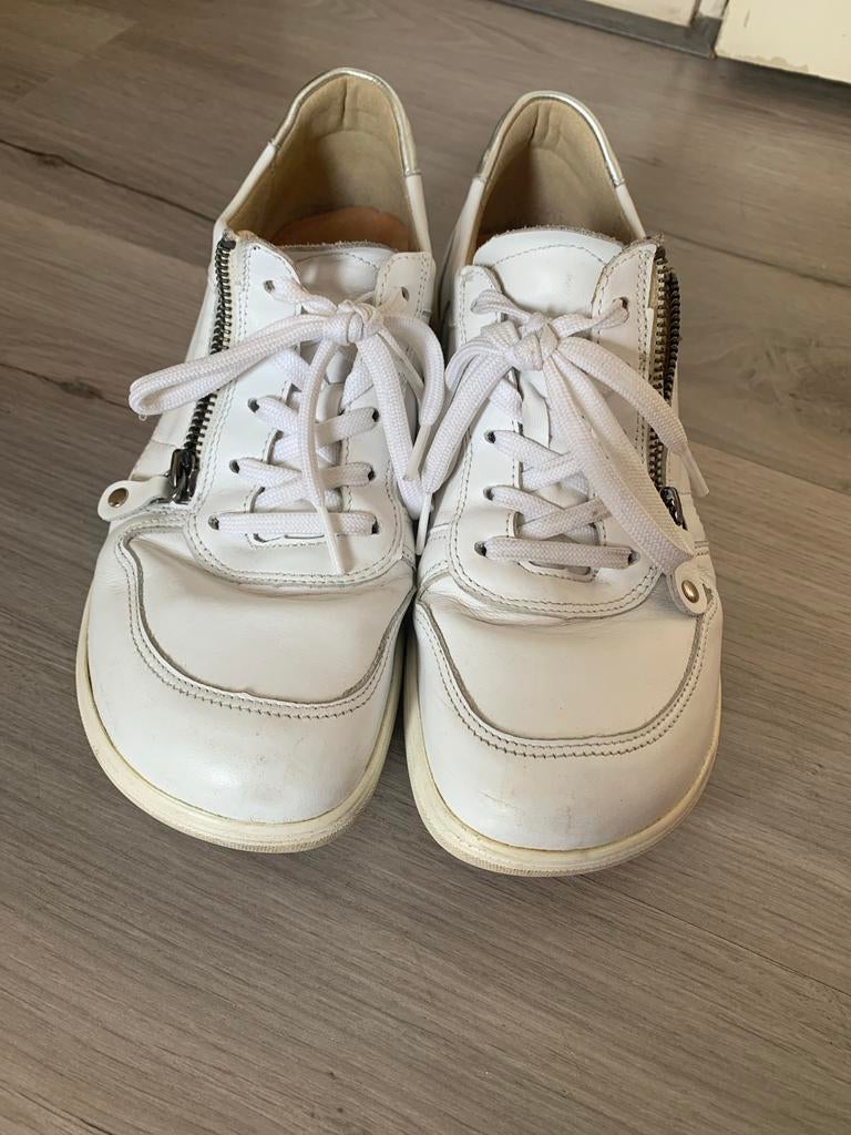 Helvesko schoenen wit, maat 40, Kleding | Dames, Schoenen, Ophalen of Verzenden, Gedragen, Wit, Schoenen met lage hakken