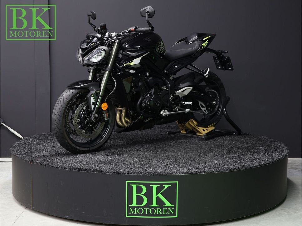 TRIUMPH STREET TRIPLE 765 RS | Phantom Black, Motorrijbewijs A, Bedrijf, 765 cc, Meer dan 35 kW