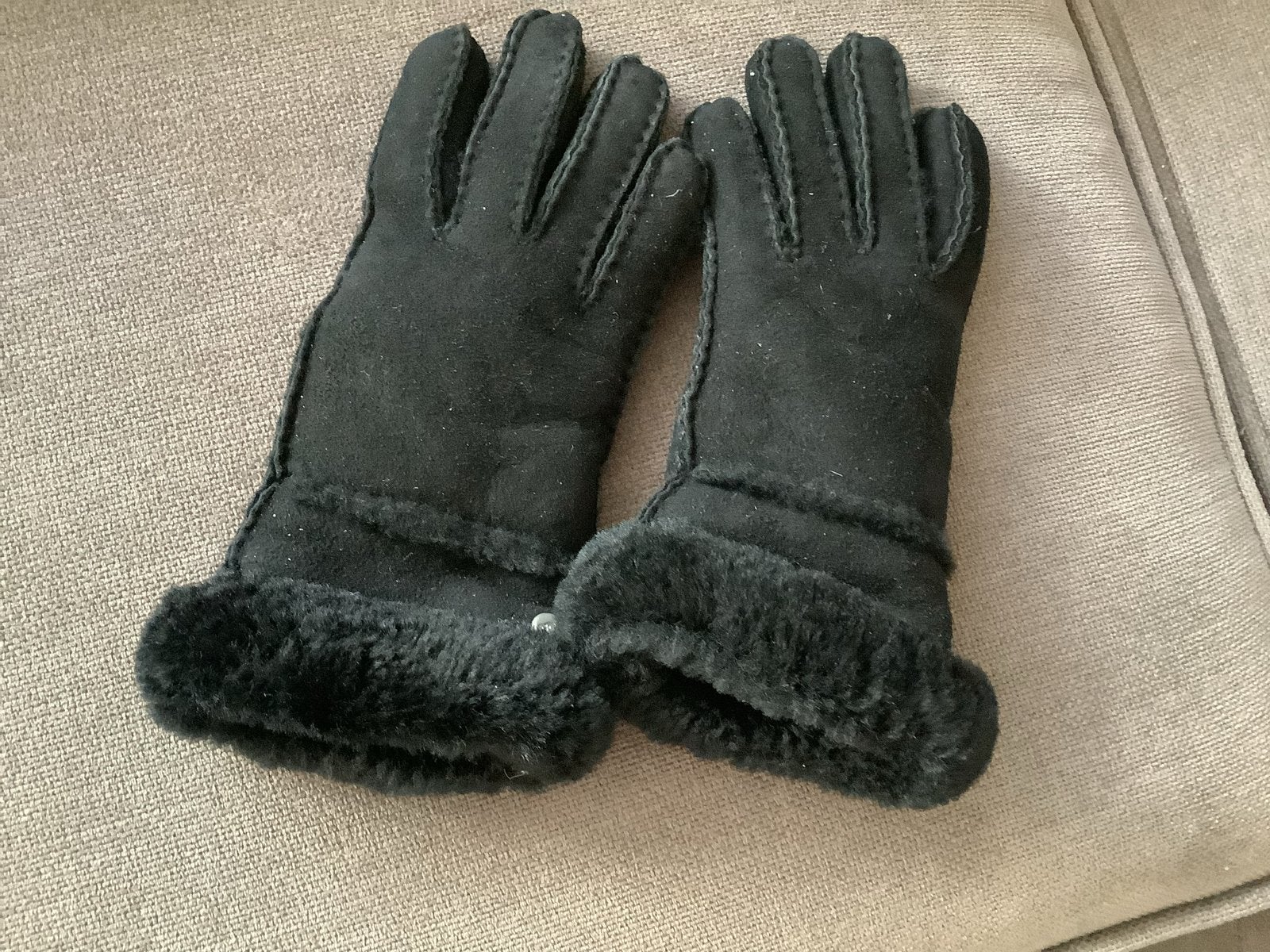 Zwarte UGG handschoenen dames maat S, Kleding | Dames, Ophalen of Verzenden, Zo goed als nieuw, Maat 36 (S), Handschoenen
