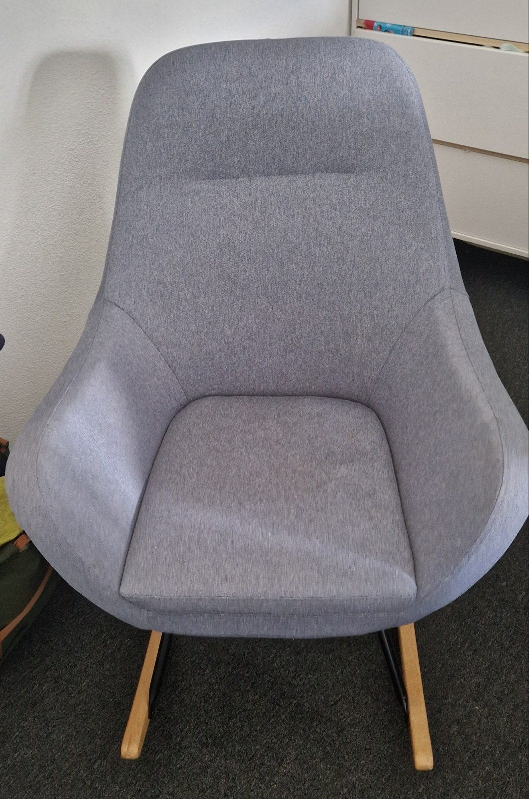 Comfortabele grijze schommelstoel, Ophalen, Modern, Scandinavisch, Zo goed als nieuw, Stof