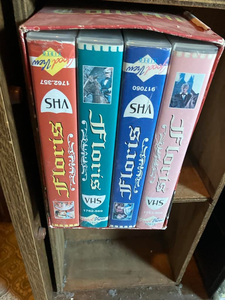 Floris VHS Boxset - Complete Serie op Videoband, Cd's en Dvd's, VHS | Film, Gebruikt, Actie en Avontuur, Alle leeftijden, Ophalen of Verzenden