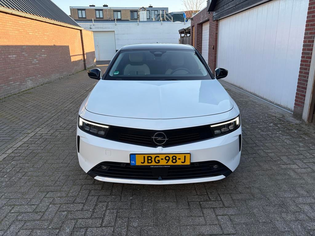 Opel Astra 1.2 Turbo 130pk Start/stop 2024 Wit, 680 kg, 1199 cc, Wit, Lichtsensor