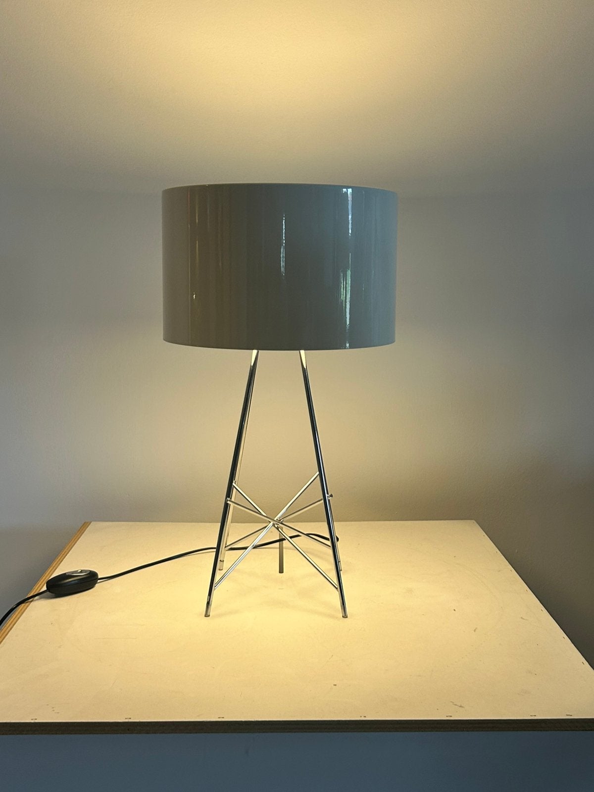 Flos Ray T wit, Huis en Inrichting, Lampen | Tafellampen, Wit, Ophalen, Zo goed als nieuw, Dimbaar