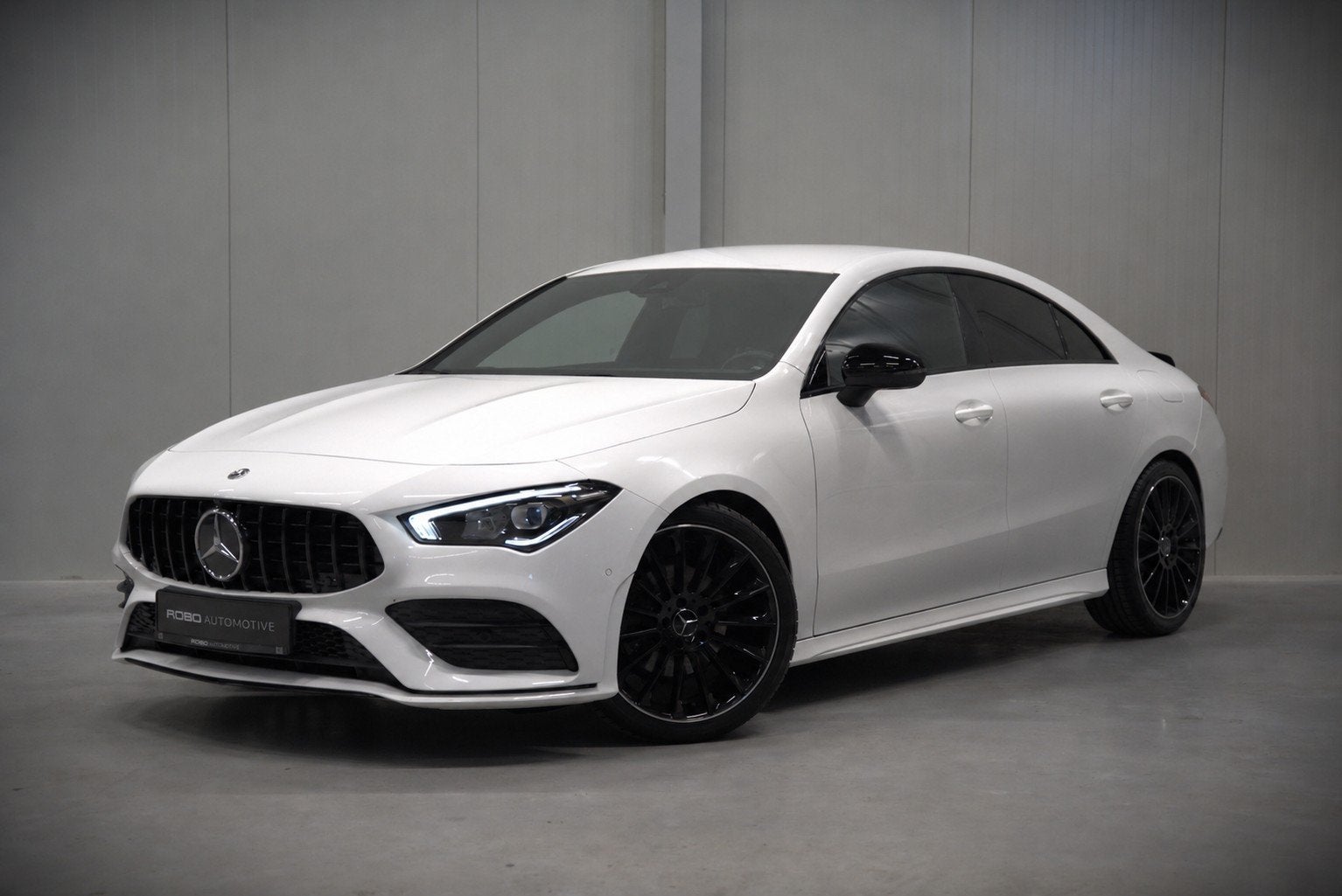 Mercedes-Benz CLA-Klasse 180 Premium Plus | Stoelverwarming, 136 pk, Gebruikt, 4 cilinders, Wit