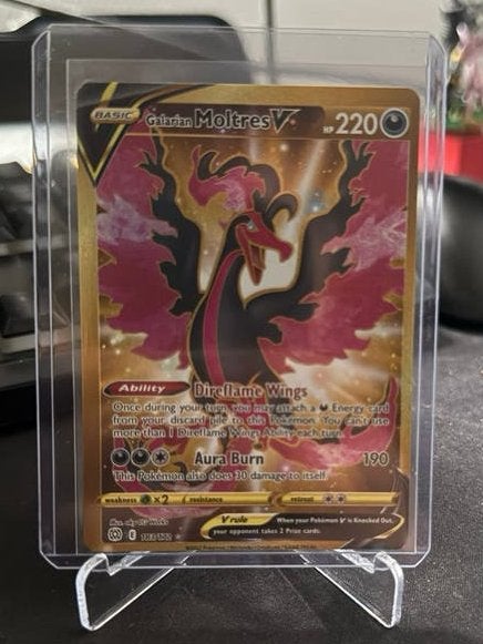 Galarian Moltres V - Brilliant Stars - Pokemon Kaart, Hobby en Vrije tijd, Ophalen of Verzenden, Nieuw, Losse kaart, Foil