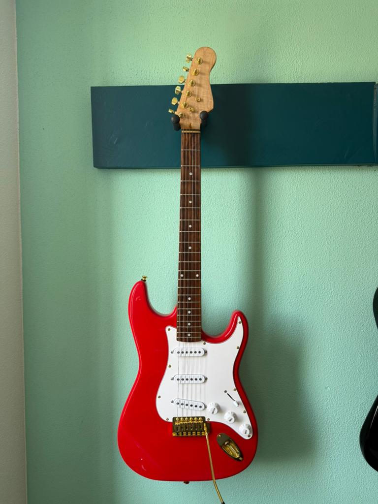 Stratocaster, Ophalen of Verzenden, Zo goed als nieuw, Solid body, Overige merken