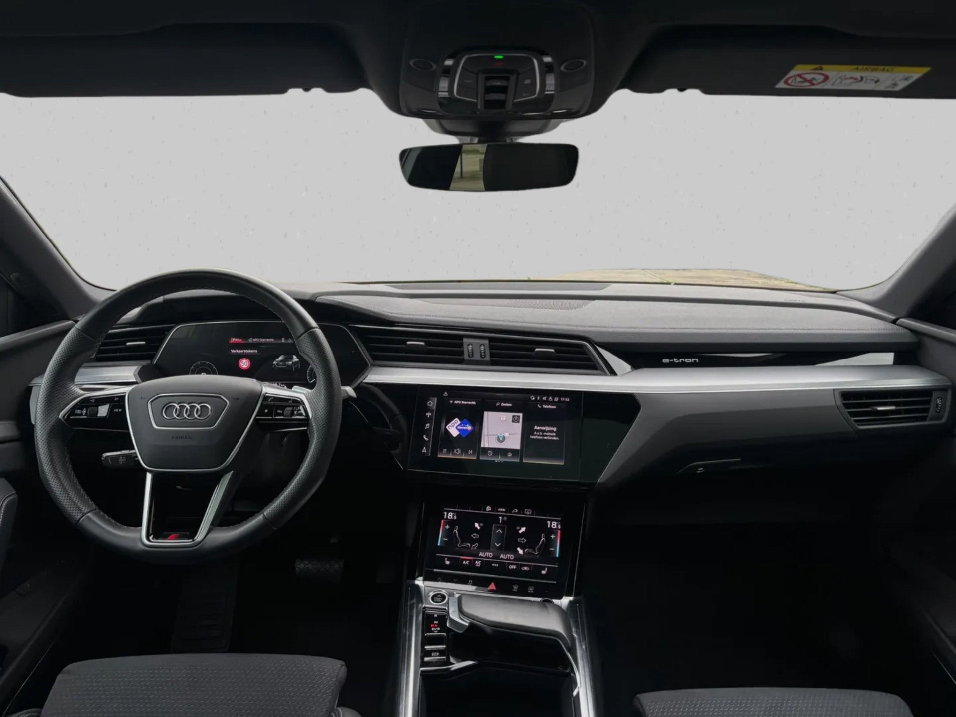 Audi E-tron Sportback 55 quattro S edition 95 kWh (NL-autoDe, Automaat, Zwart, 95 kWh, Vierwielaandrijving