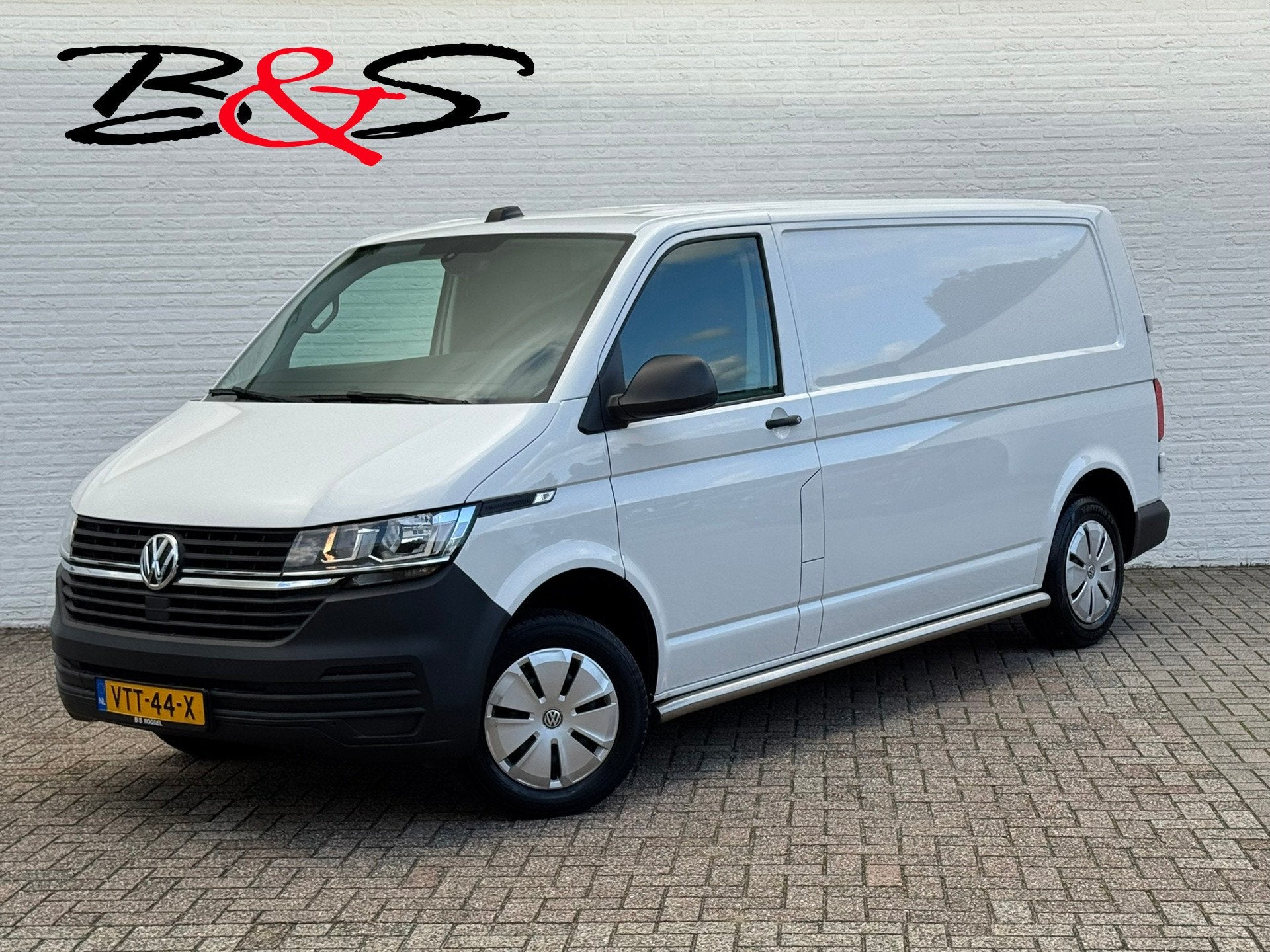 Volkswagen Transporter 2.0 TDI L2H3 28 Comfortline Carplay C, Voorwielaandrijving, Dealer onderhouden, Gebruikt, 4 cilinders
