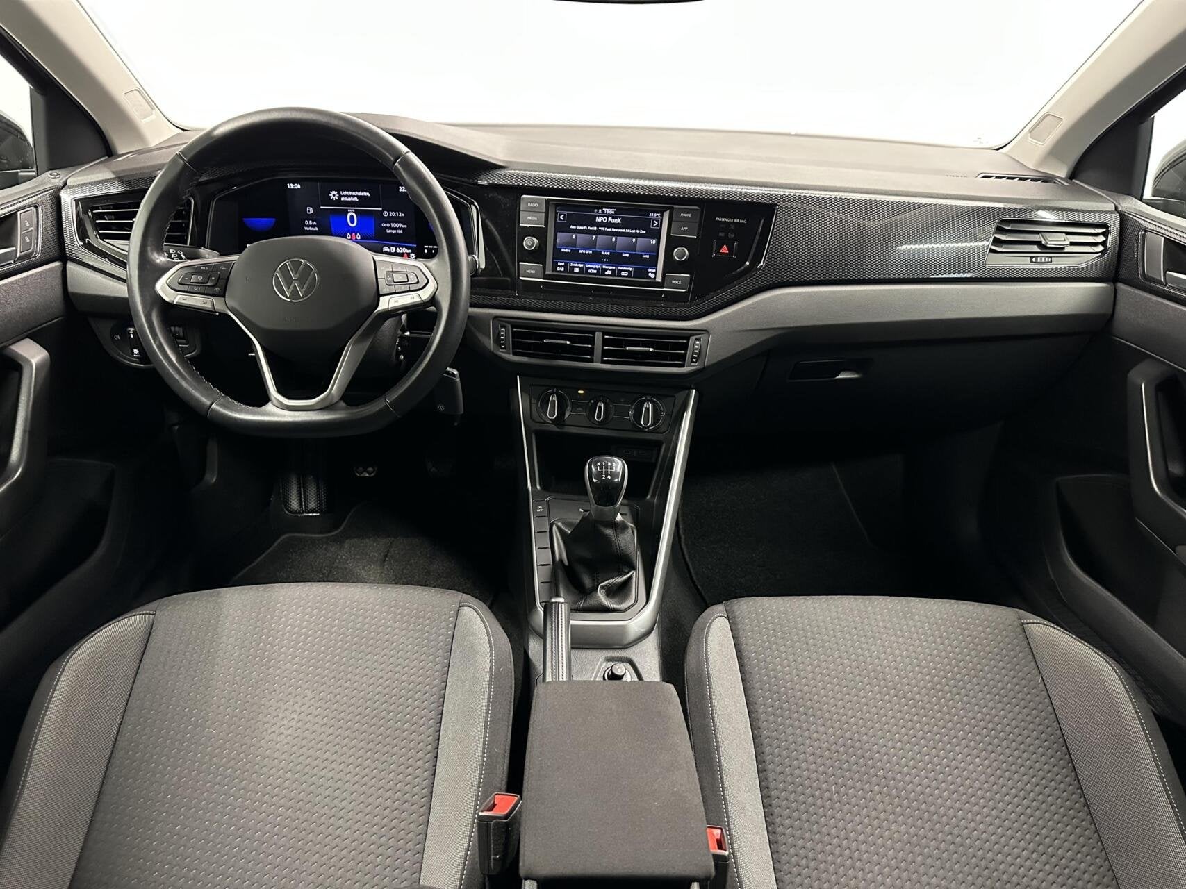 Volkswagen Polo 1.0 TSI Life NAVI CARPLAY ADAPTIEF CRUISE VI, Voorwielaandrijving, Stof, Gebruikt, Met garantie (alle)