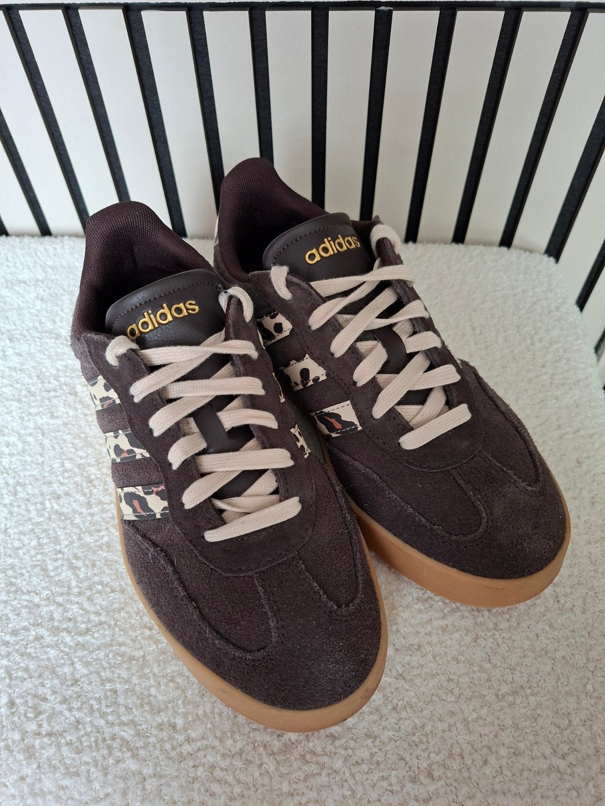 Adidas panter donker bruin mt 40, Ophalen of Verzenden, Zo goed als nieuw, Bruin, Sneakers of Gympen