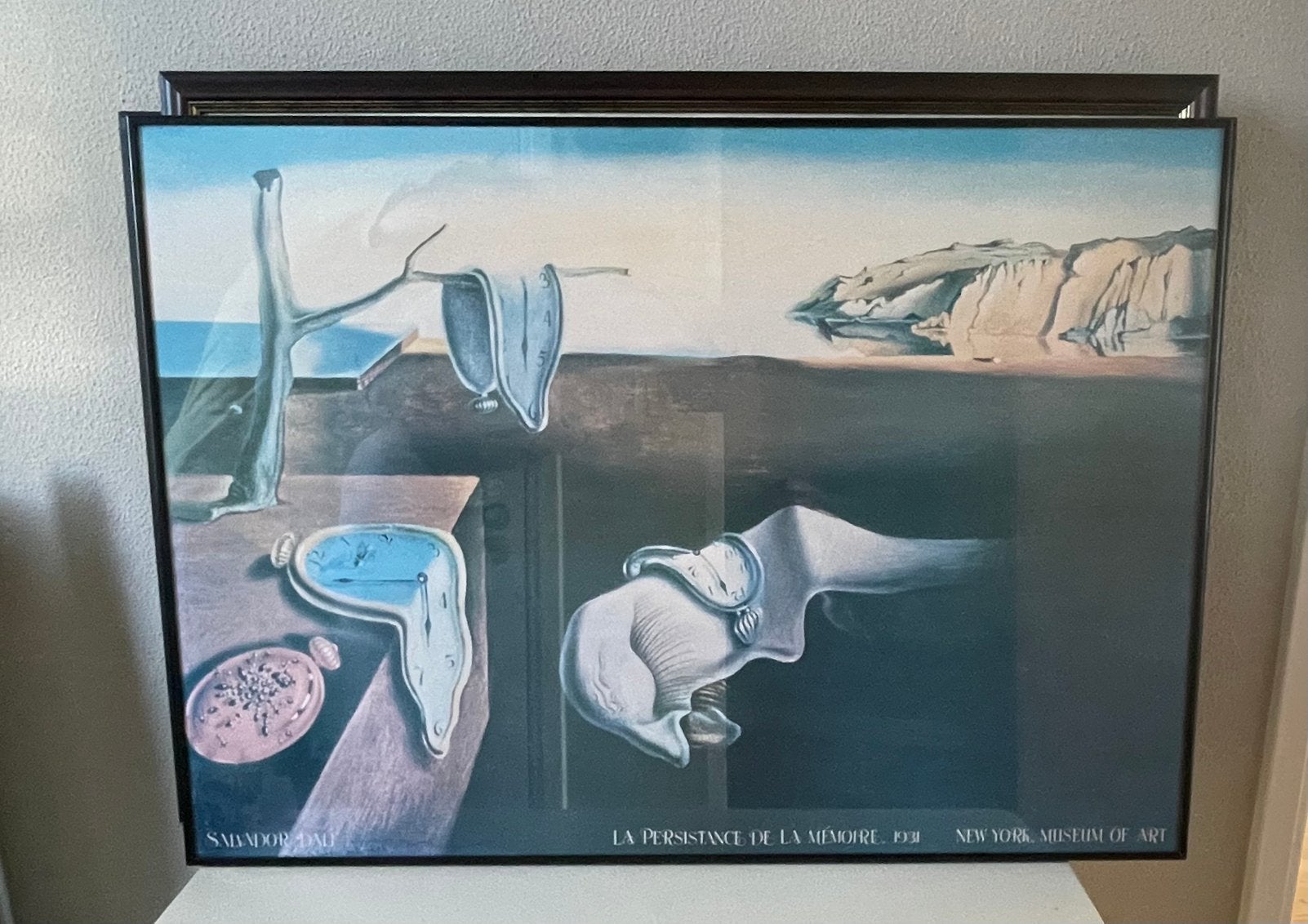 Salvador Dali: La persistance de la memoire - in prof. lijst, Ophalen, 50 – 75, Zo goed als nieuw, 75 tot 100 cm