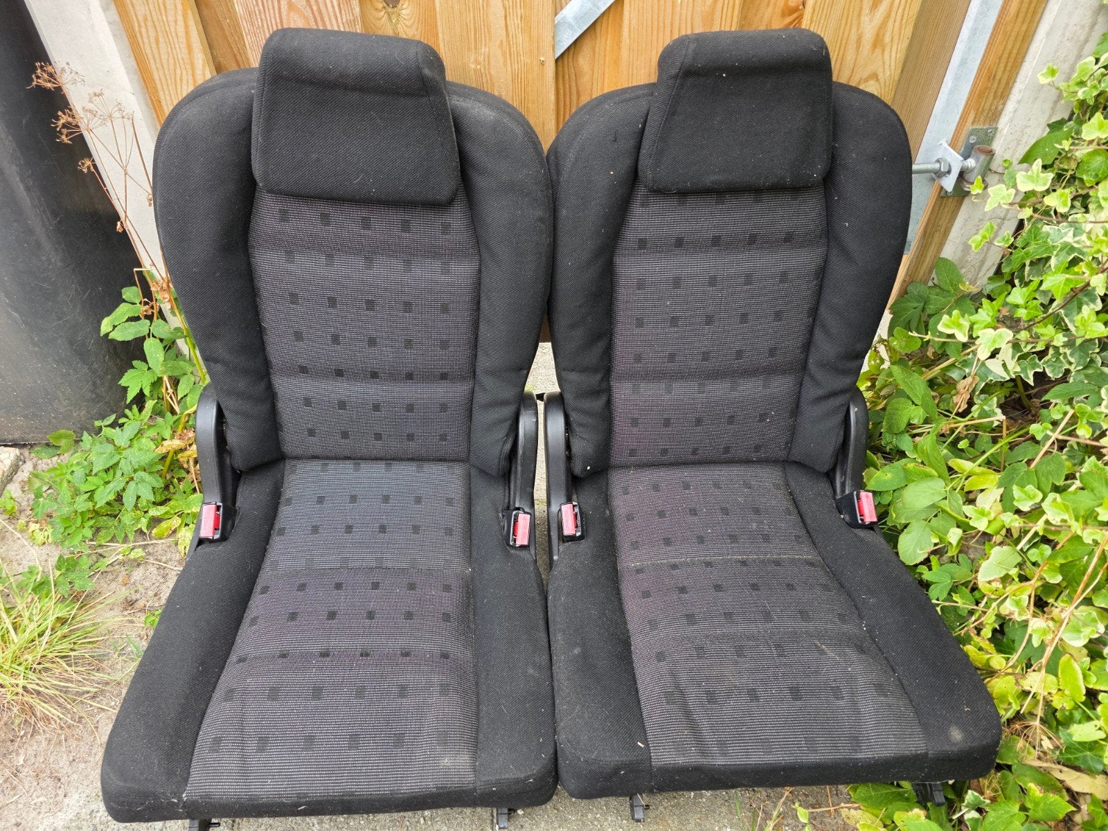 Twee autostoelen - Zwart voor Peugeot 307 sw, Ophalen, Gebruikt, Universele onderdelen