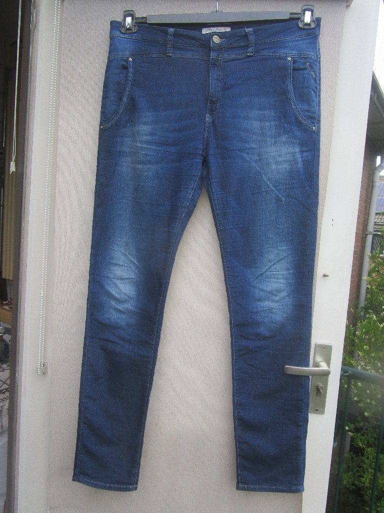 Spijkerbroek MAVI mt 46  donkerblauw, Overige jeansmaten, Nieuw, MAVI, Verzenden