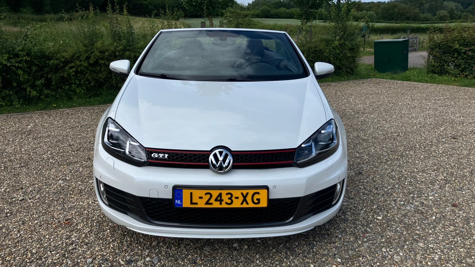Volkswagen Golf 2.0 TSI 210PK 2014 Wit, Auto's, Volkswagen, Stof, Zwart, 4 cilinders, 4 stoelen