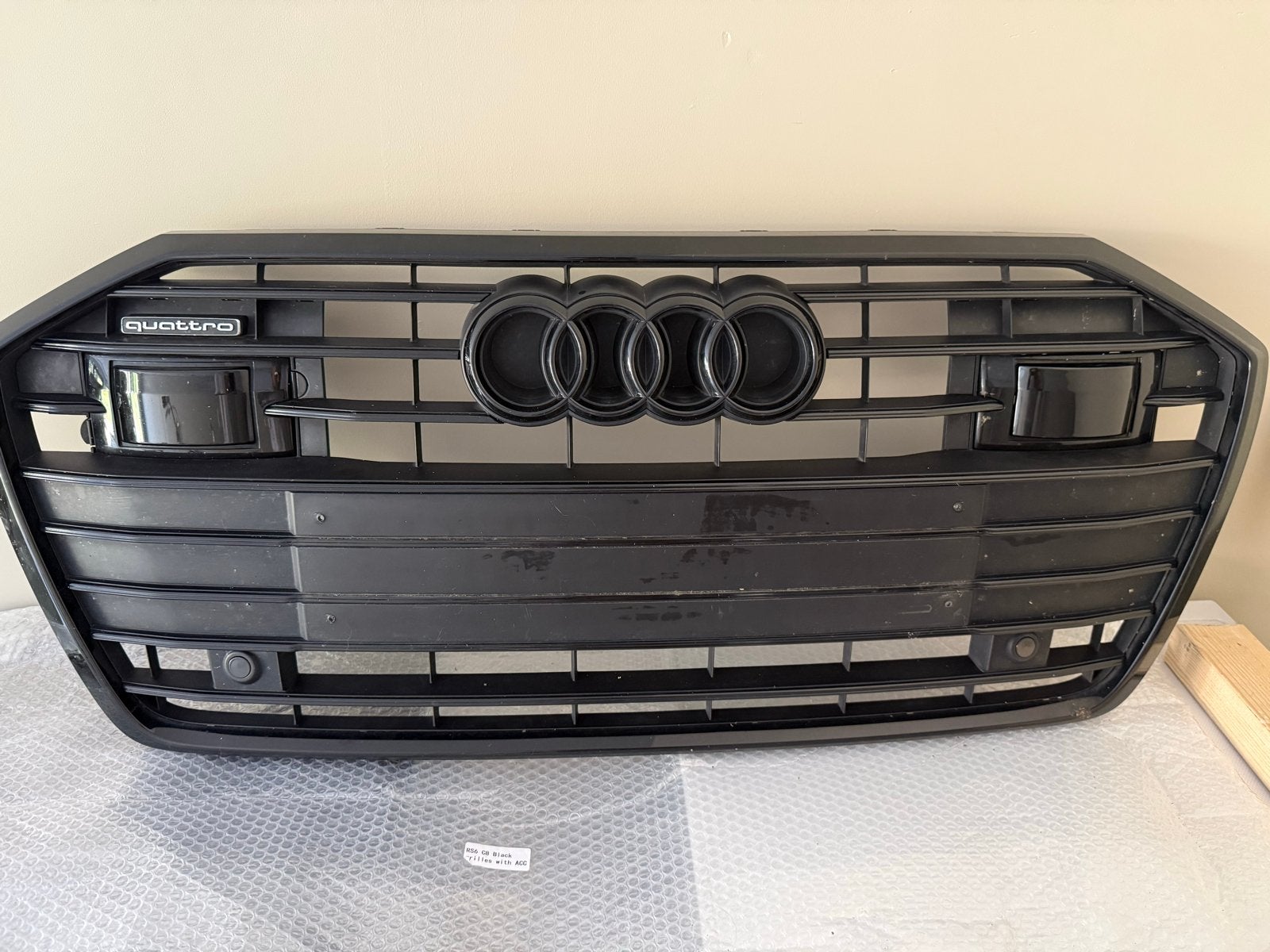 Audi A6 C8 Zwarte Grill met Quattro logo, Gebruikt, Voor, Bumper, Audi
