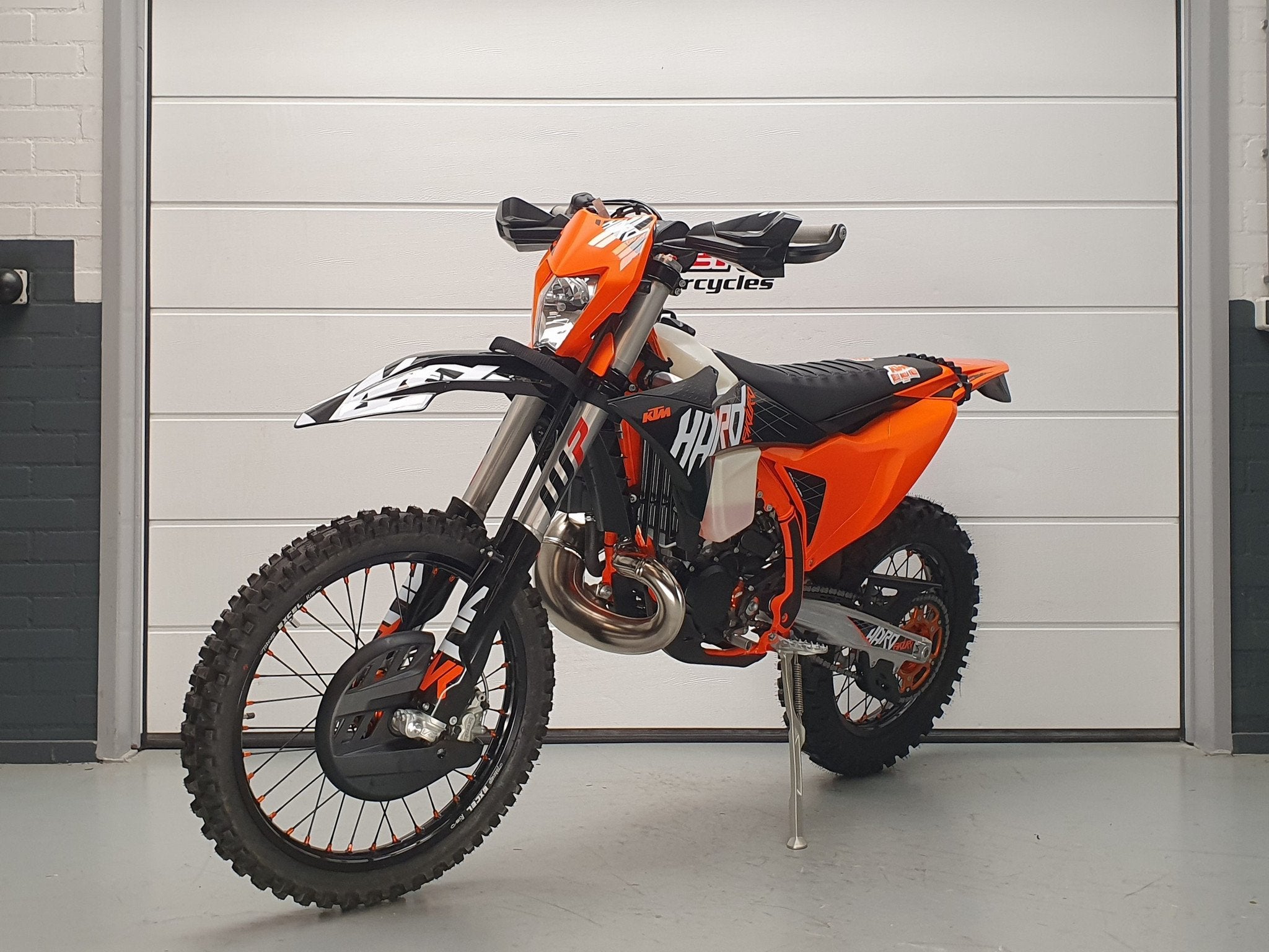 KTM 300 EXC TBI HARDENDURO (bj 2027), Bedrijf, Enduro, Sluisweg 20
6581 KA  Malden, NL, Info@KTM.nl