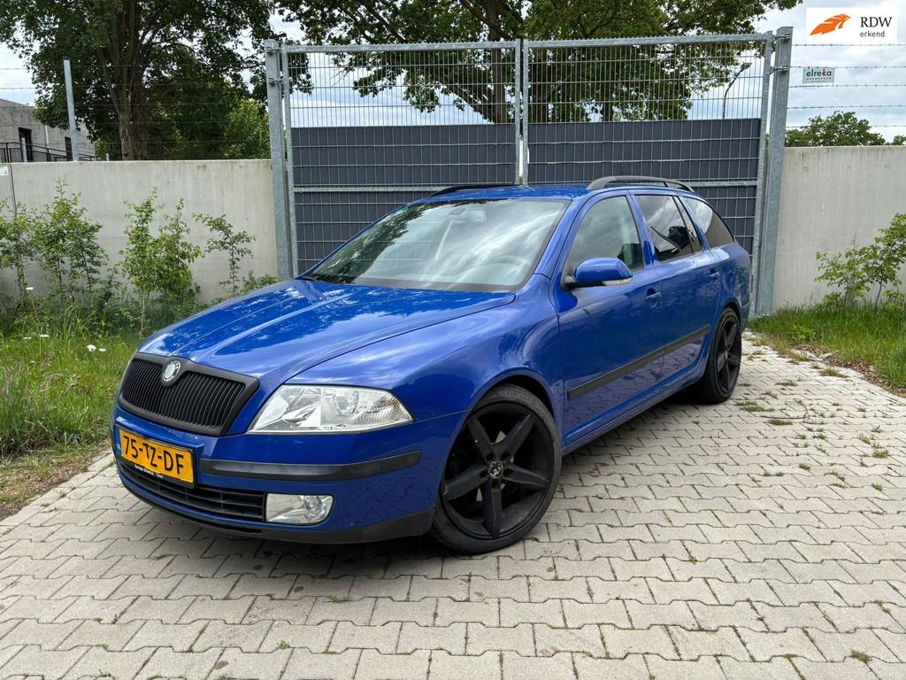 Skoda Octavia Combi 2.0 FSI Ambiente, Traction-control, 1300 kg, Gebruikt, 4 cilinders