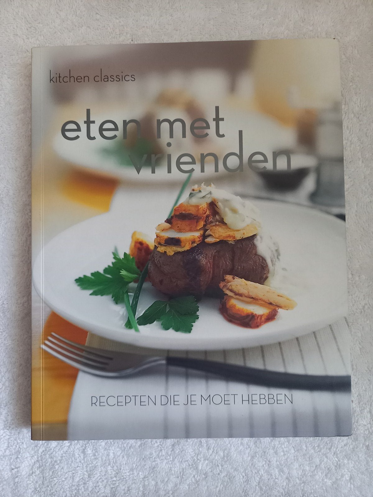 d3 Eten met Vrienden - Kitchen Classics Kookboek, Onbekend, Voorgerechten en Soepen, Ophalen of Verzenden, Zo goed als nieuw