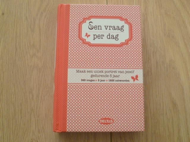 Yvonne van t Hul Aalders - Een vraag per dag HC, Verzenden, Zo goed als nieuw, Overige onderwerpen, Achtergrond en Informatie