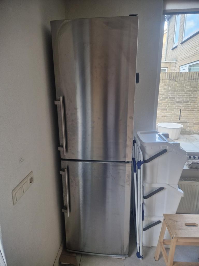 Liebherr koelvries combinatie - defect, Witgoed en Apparatuur, Koelkasten en IJskasten, Ophalen, 200 liter of meer, 60 cm of meer