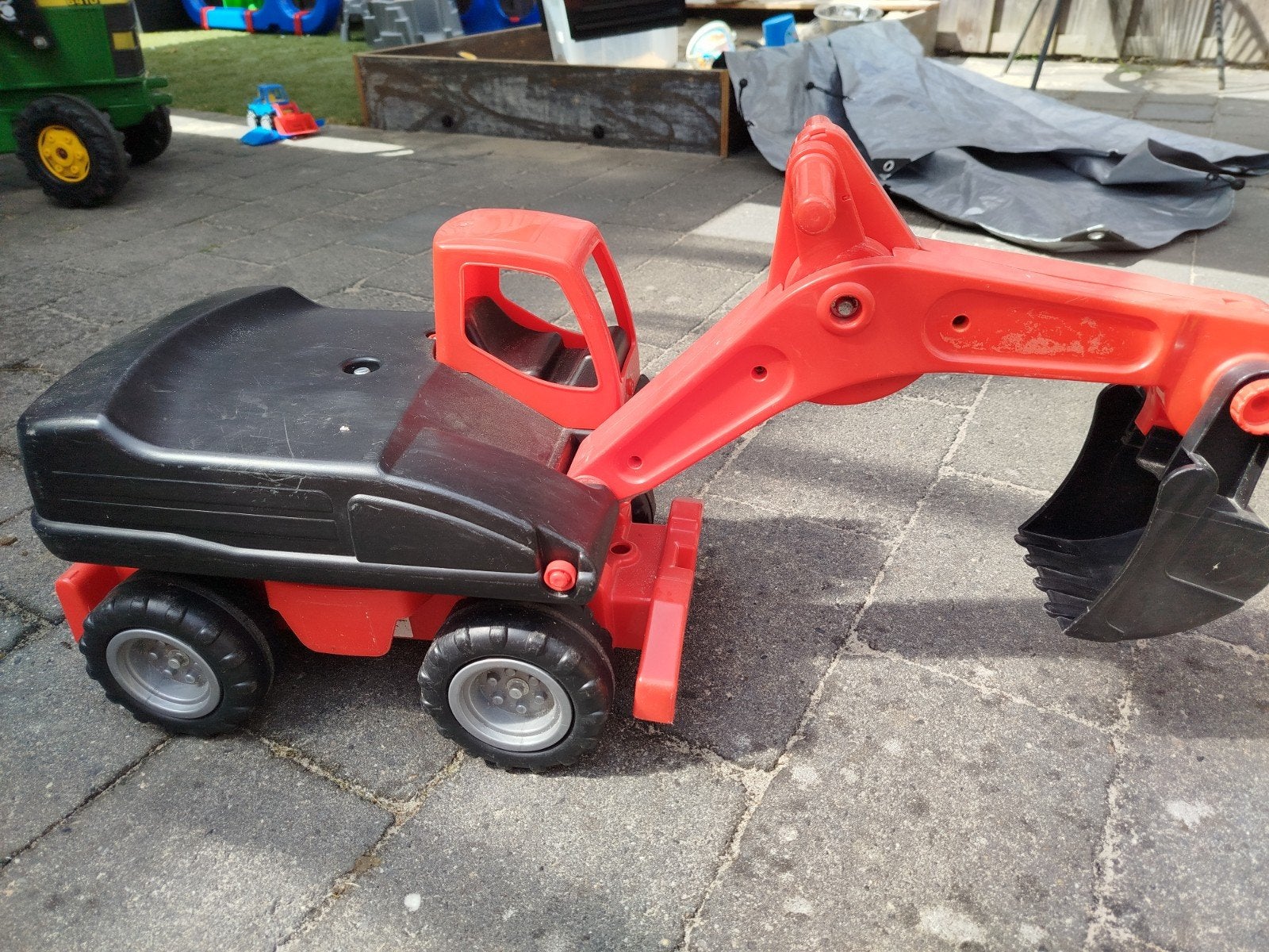 Grote rode en zwarte graafmachine loopvoertuig, Ophalen, Gebruikt, Loopvoertuig