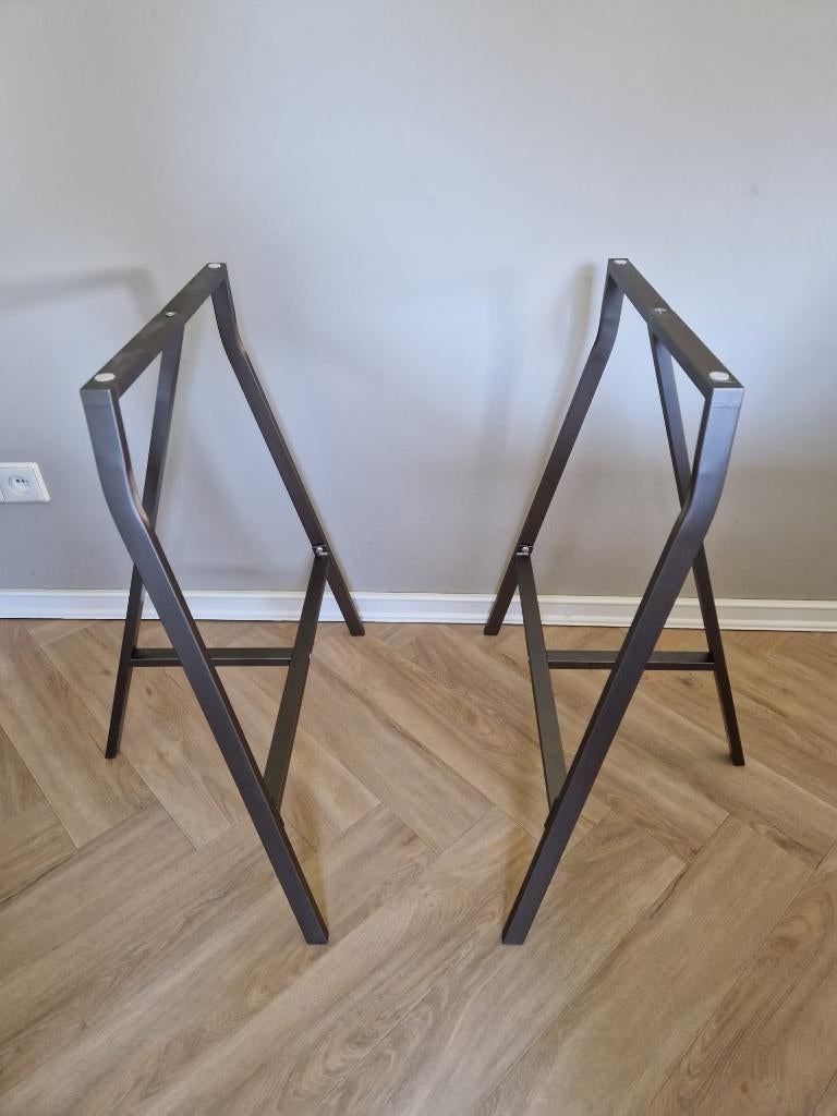 schraag ikea, Ophalen, Zo goed als nieuw