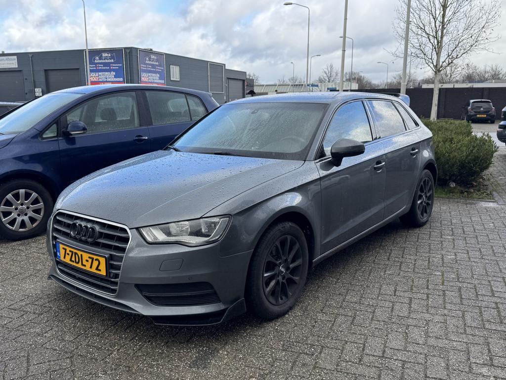 Audi A3 Sportback 1.4 TFSI Attraction Pro Line g-tron Navi C, Auto's, Stof, Gebruikt, Euro 6, 4 cilinders