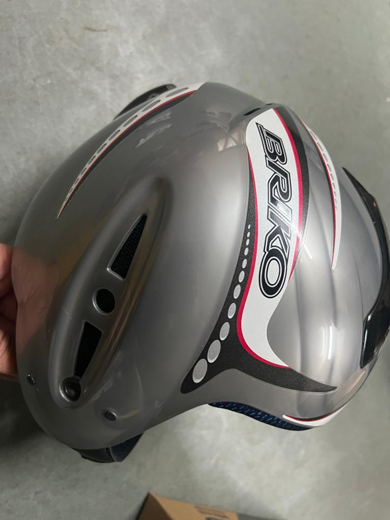 Nieuwe Briko Slalom World Cup Junior skihelm - Maat 58, Sport en Fitness, Skiën en Langlaufen, Overige merken, Overige typen, Nieuw