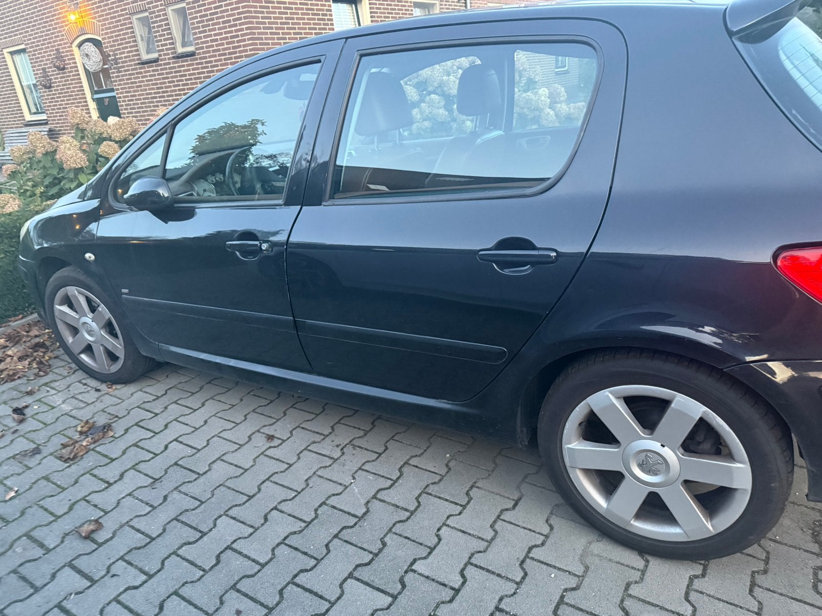 Peugeot 307 2.0 16V 5DR 130KW 2006 Zwart, Voorwielaandrijving, 1280 kg, 4 cilinders, Zwart