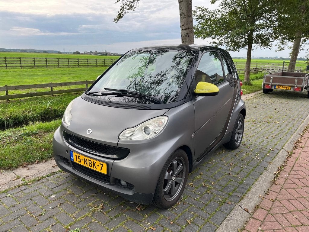 Smart ForTwo 1.0 52KW MHD Edition Greystyle | Automaat |, Auto's, Automaat, Achterwielaandrijving, Zwart, 18 €/maand