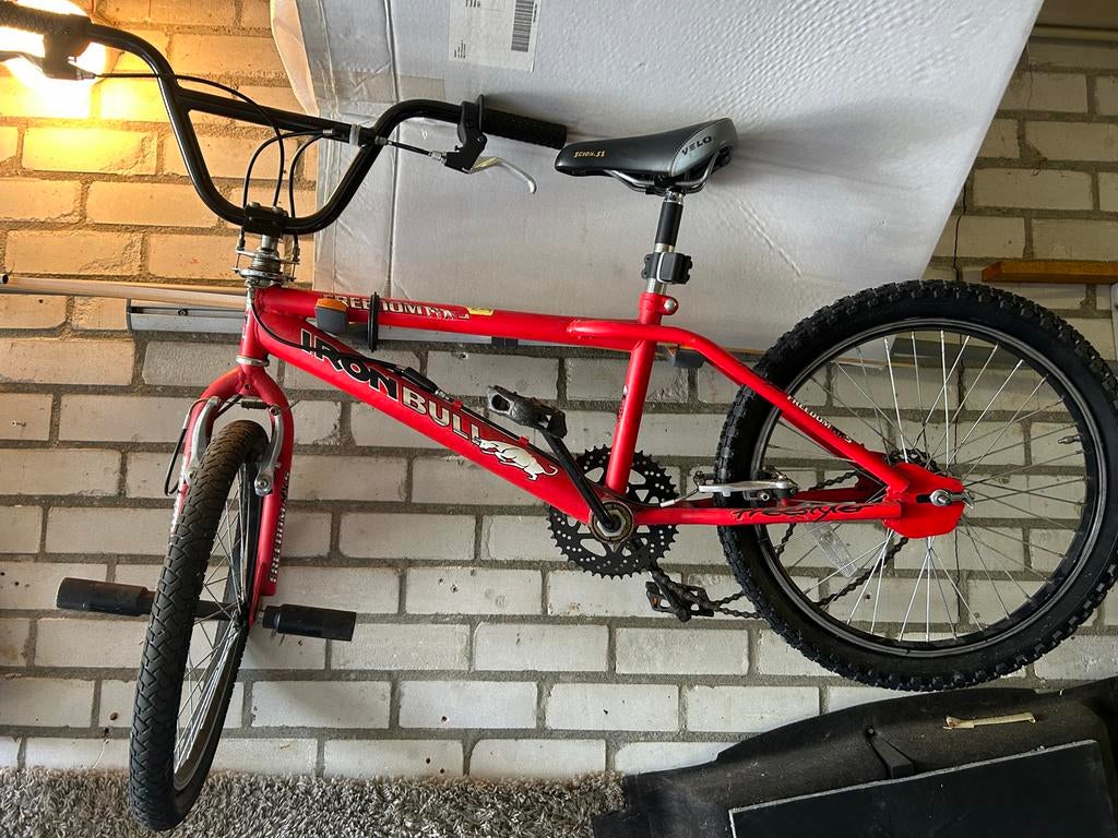 BMX fiets - Gebruikt maar in goede staat, Fietsen en Brommers, Fietsen | Crossfietsen en BMX, Ophalen, Gebruikt, Staal, V-brakes