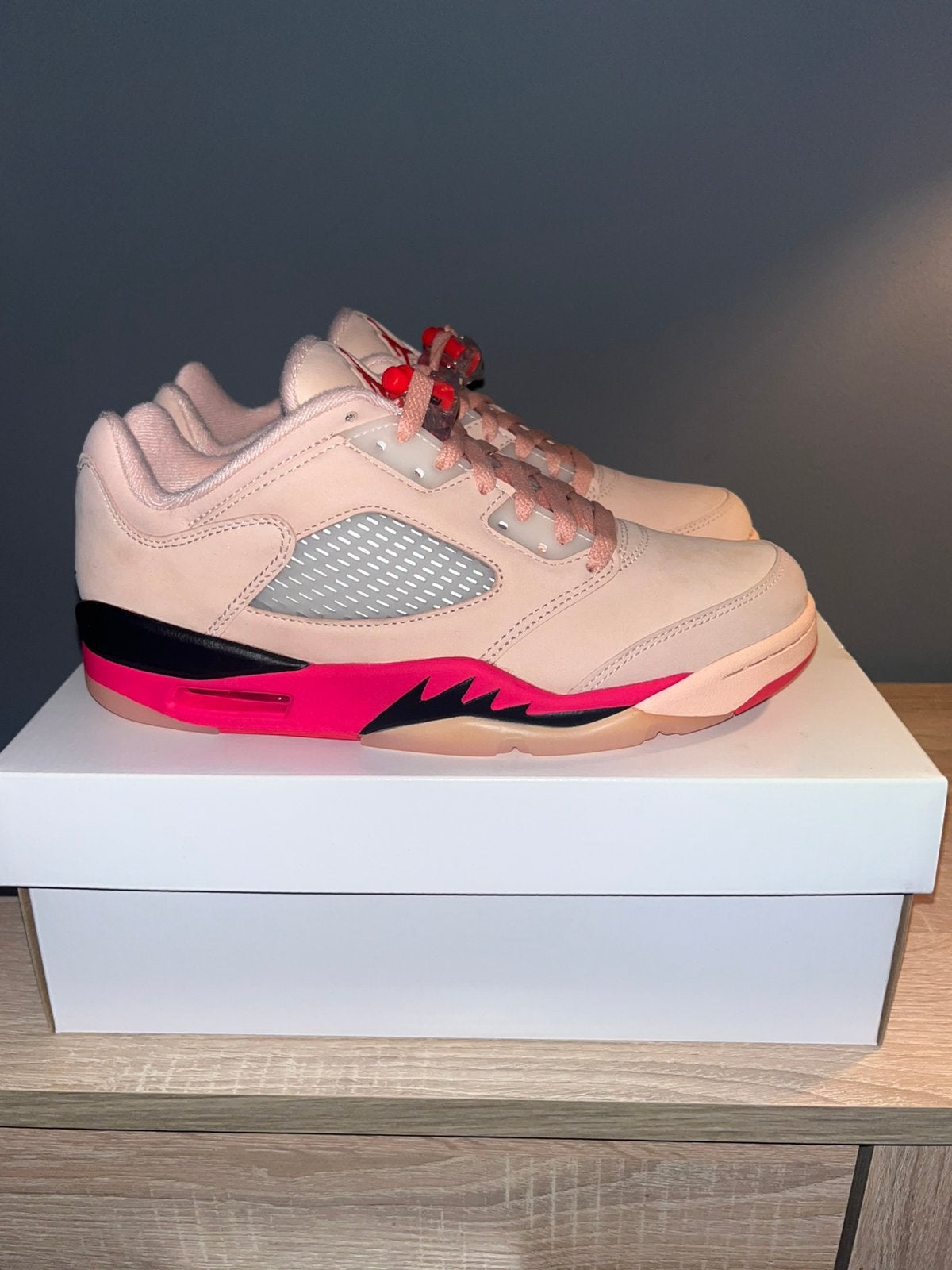 Air Jordan 5 Retro Low: Girls That Hoop., Ophalen of Verzenden, Nieuw, Roze, Sneakers of Gympen