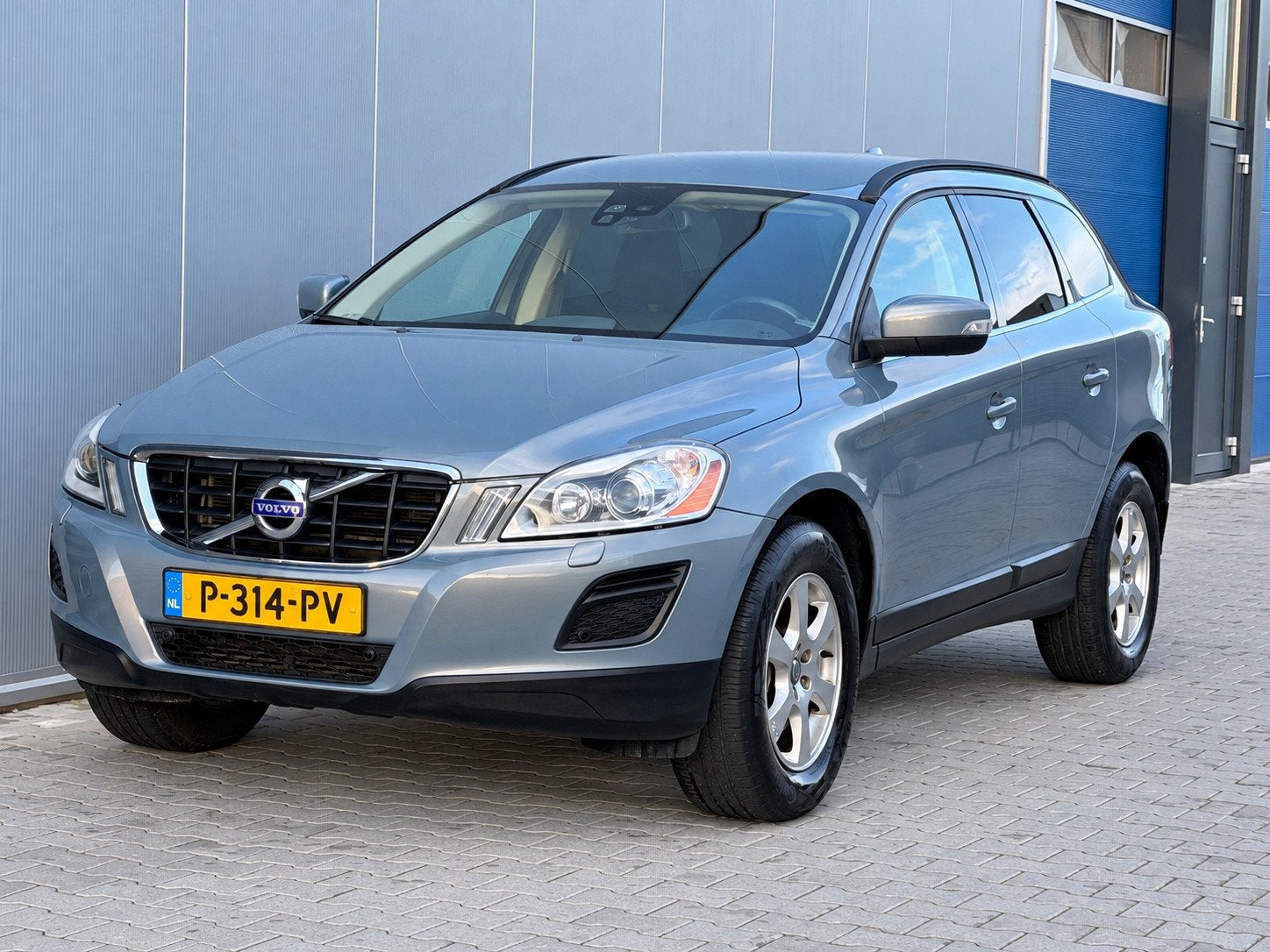 Volvo XC60 2.0T Summum - Super netjes - Goed onderhouden!, Auto's, Euro 5, 4 cilinders, Blauw, Leder