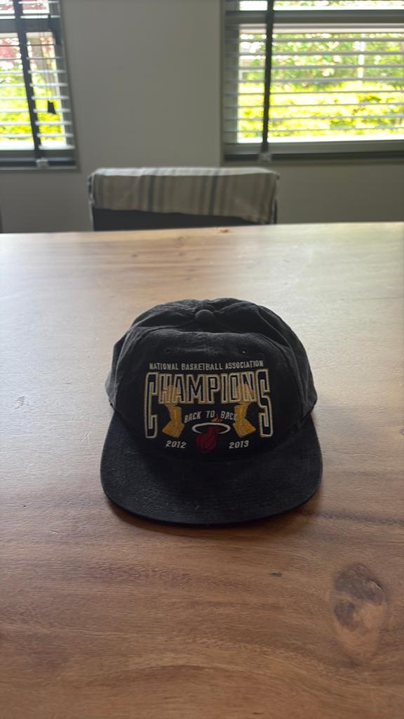 Mitchell & Ness Champions Basketball pet 2012-2013, Ophalen of Verzenden