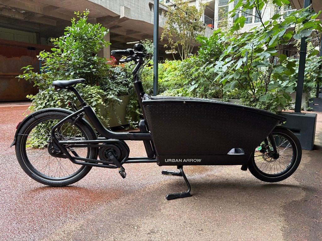 Urban Arrow Family Performance Essential 2025, Fietsen en Brommers, Fietsen | Bakfietsen, Elektrisch, Zo goed als nieuw, 2 kinderen