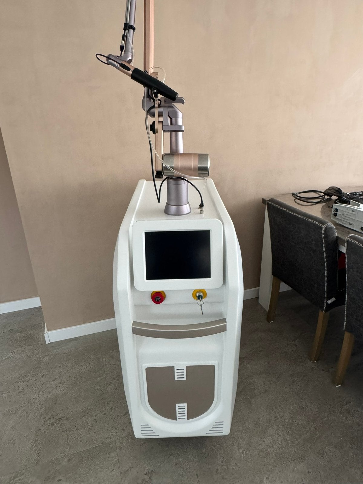 Picolaser professioneel tattooverwijdering/tattooremover, Ophalen