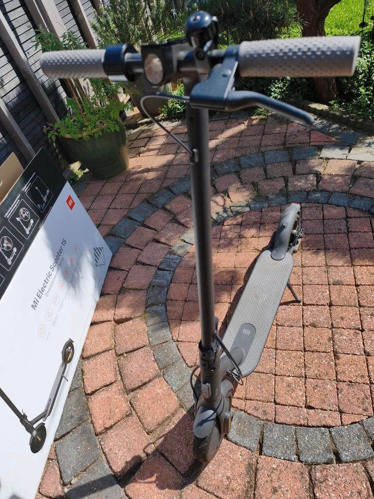 Xiaomi Mi Electric Scooter 1S - Zo goed als nieuw, Fietsen en Brommers, Steps, Ophalen, Zo goed als nieuw, Elektrische step (E-scooter)