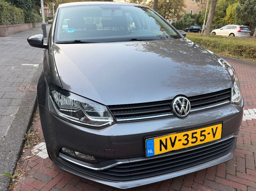 Volkswagen Polo 1.0 TSI 2017 Grijs | Navi | Carplay | APK-27, Auto's, Stof, 40 €/maand, Metallic lak, Origineel Nederlands
