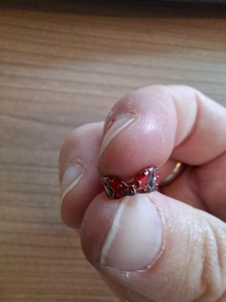 Pandora Disney Minnie strikjes, Ophalen of Verzenden, Zo goed als nieuw, Zilver, Oorbellen