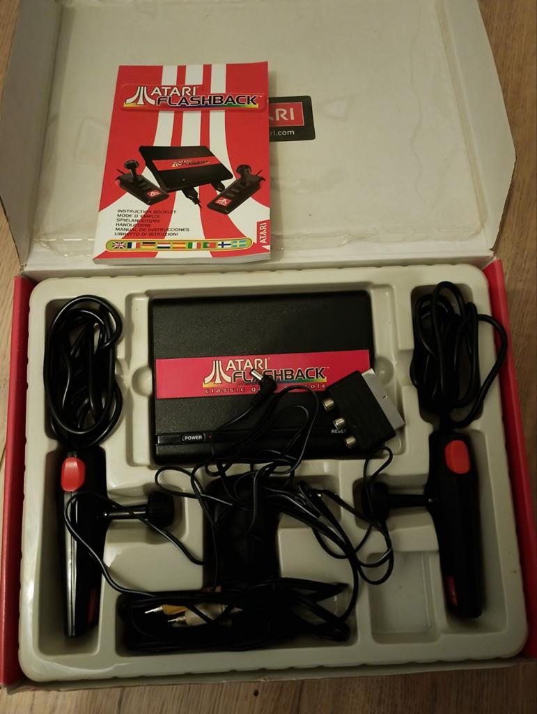 Atari Flashback conpleet in doos, Spelcomputers en Games, Spelcomputers | Atari, Ophalen of Verzenden, Zo goed als nieuw, Atari 2600