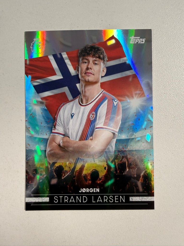 Jorgen Strand Larsen Flying The Flag Premier League 2026-27, Ophalen of Verzenden, Nieuw, Buitenlandse clubs, Poster, Plaatje of Sticker