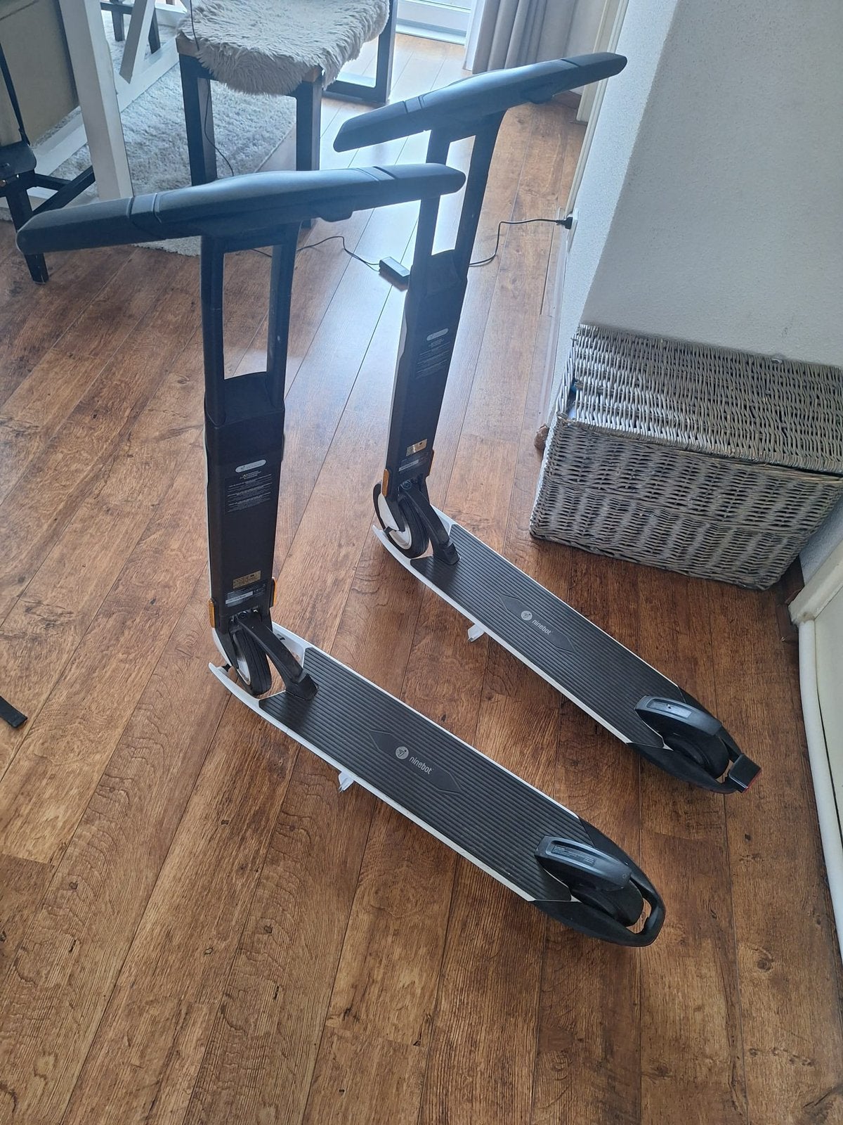 Ninebot elektrische step - Max 20 km/u, Fietsen en Brommers, Ophalen, Zo goed als nieuw, Elektrische step (E-scooter)