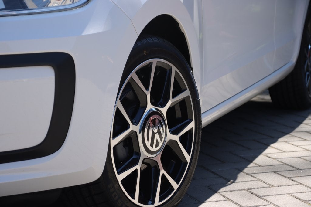 Keurige 5-Deurs Volkswagen up! met uitstraling!!!, Voorwielaandrijving, Stof, 4 stoelen, Wit