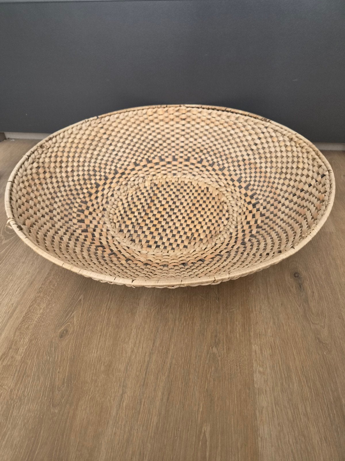 Grote rieten mand - 60 cm diameter, Huis en Inrichting, Gevlochten, Mand, Rond, Ophalen of Verzenden