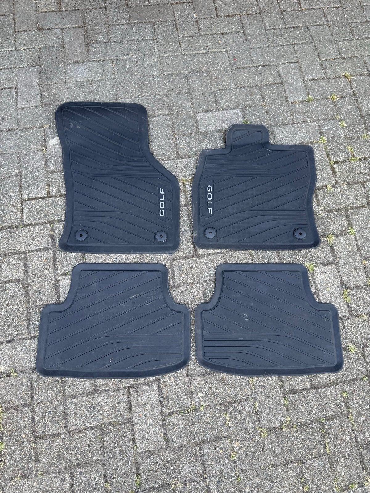 Rubberen automatten voor Golf 8 - Set van 4, Auto diversen, Automatten, Gebruikt, Ophalen of Verzenden