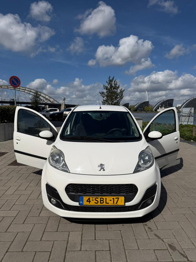Peugeot 107 1.0 – 2013 – Zuinig – Airco – 179.100 km – Nette, Auto's, Peugeot, Voorwielaandrijving, 4 stoelen, Origineel Nederlands