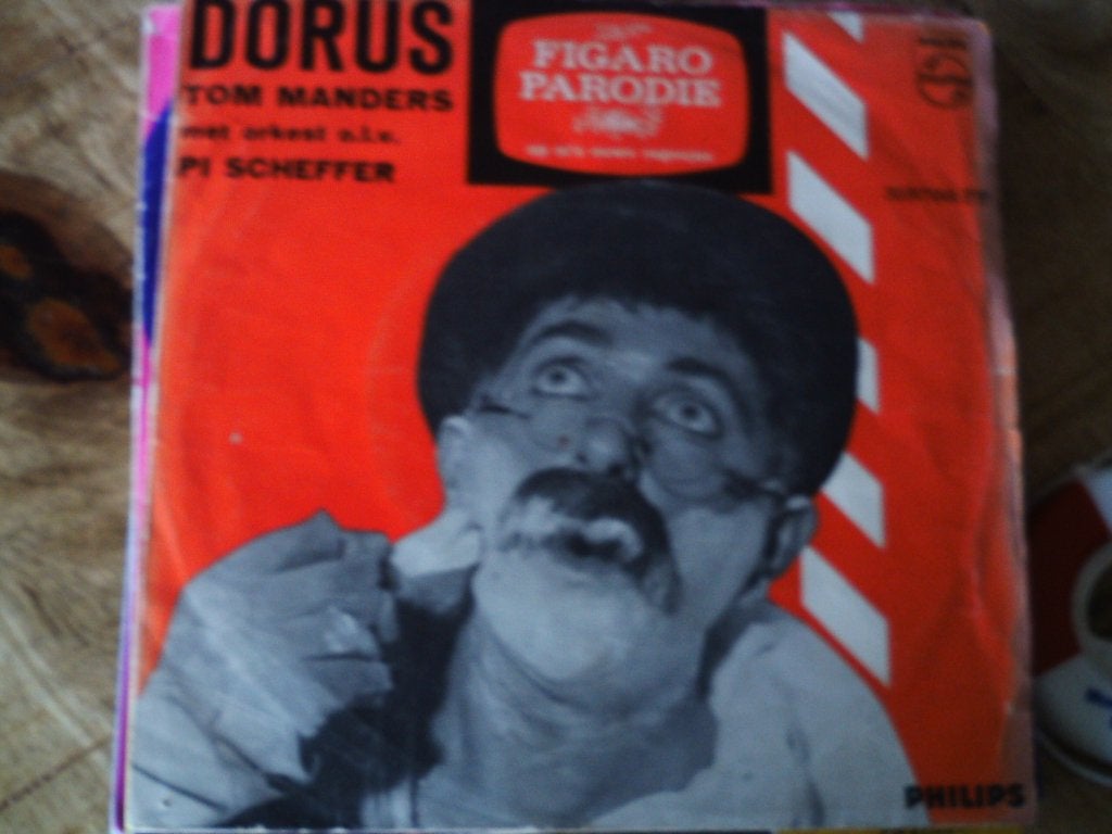Dorus - Figaro Parodie (Tom Manders) - Vinyl Single  3s, 7 inch, Ophalen of Verzenden, Zo goed als nieuw, Beschermende buitenhoes